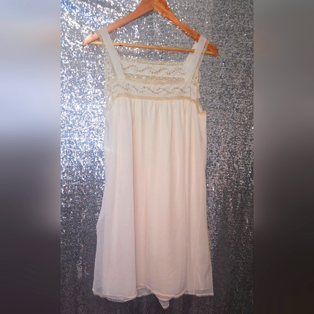 Vasarette 60s Vintage Nightgown!
